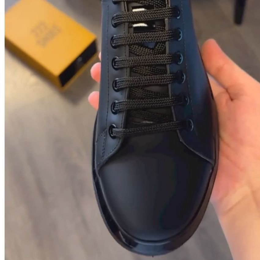 Chic Sneakers for Men by Alexander™