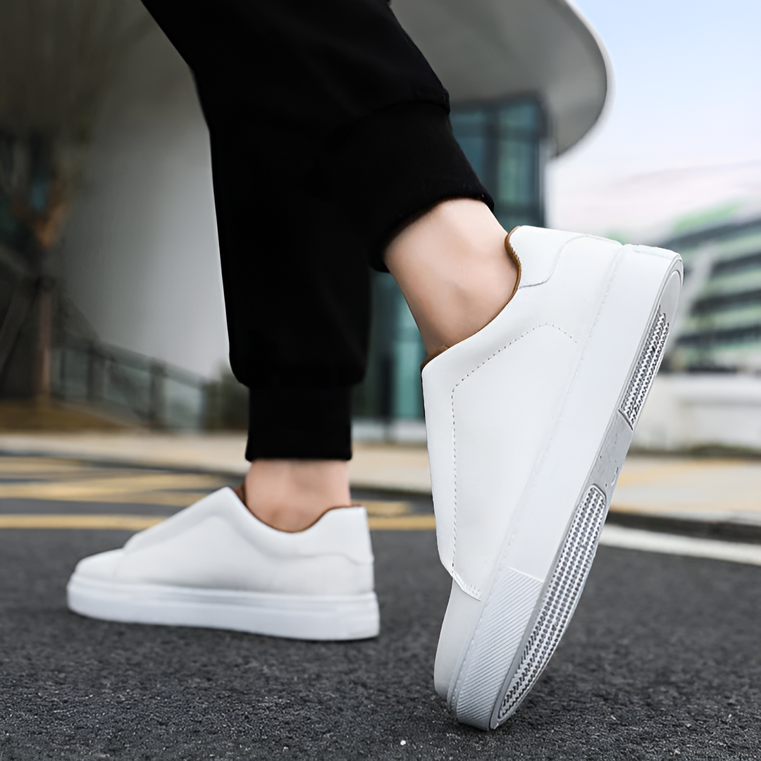 Chic Bernardo™ Sneakers